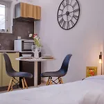 Διαμέρισμα With Terrace 2 Min From The Sea