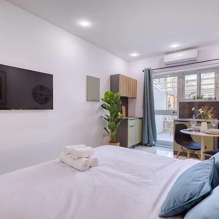 With Terrace 2 Min From The Sea Sliema